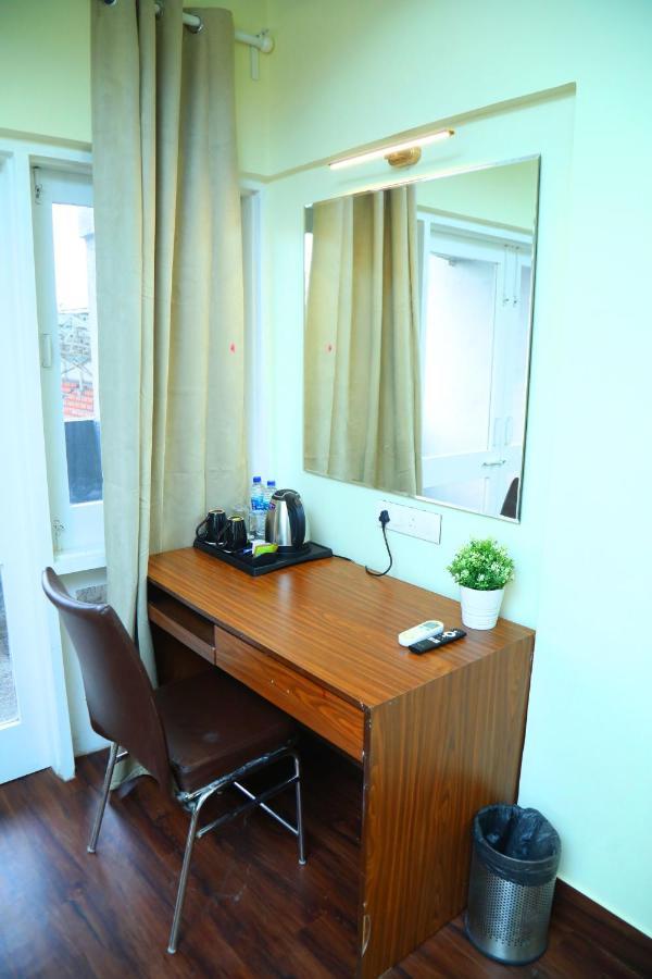 Country Inn & Suites By Turtle Mumbai Exterior photo